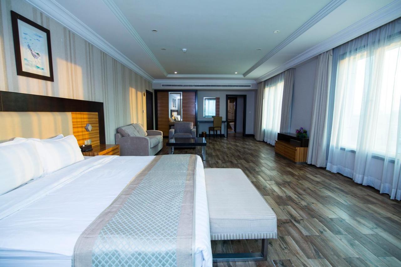 Rawda Suites Hotel Jeddah Room photo